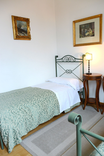 Bedroom 3, Coronari Enchanting Two Bedroom Apartment, Rome