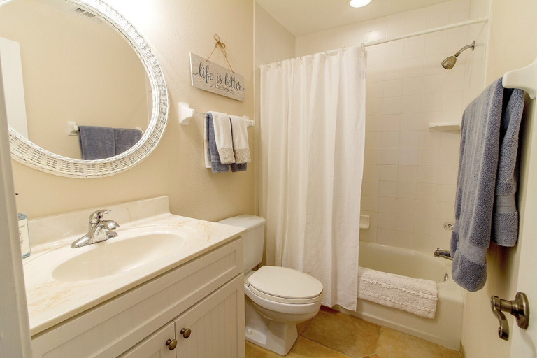 Bathroom 4, Summerhouse 356, Saint Johns