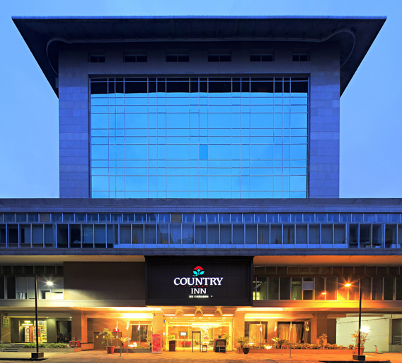 Exterior & Views