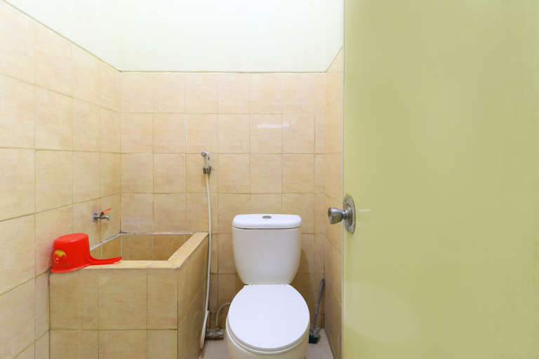 Bathroom 5, Penginapan Syariah Prenjak, Surabaya