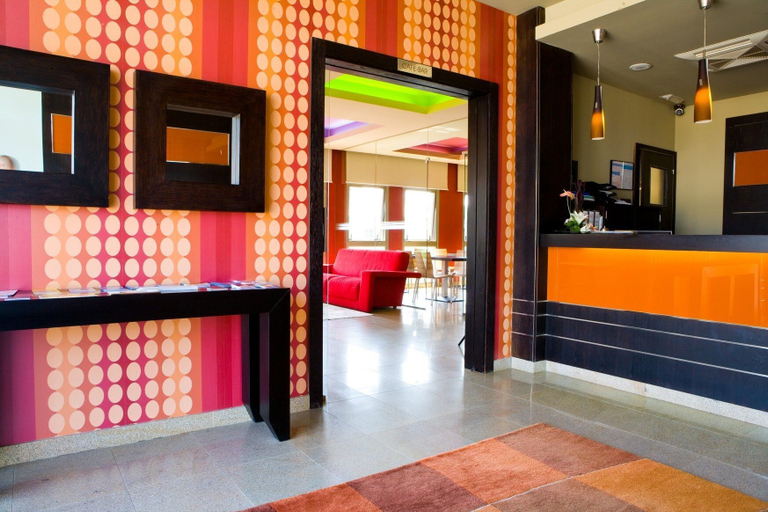 Public Area 4, Royal Nayef, Pontevedra