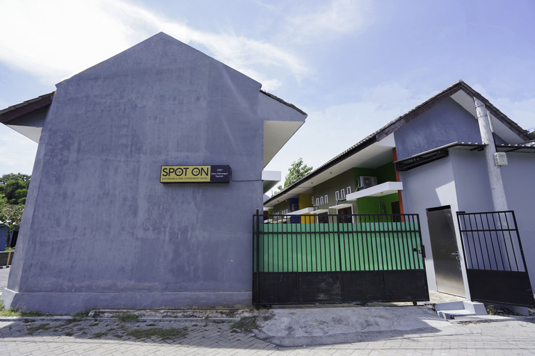 SPOT ON 2591 Griya Demangan Syariah, Madura Island