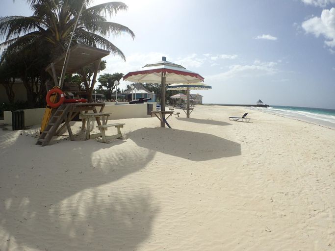 Azure Cove, Silver Sands. Jamaica Villas 5BR,