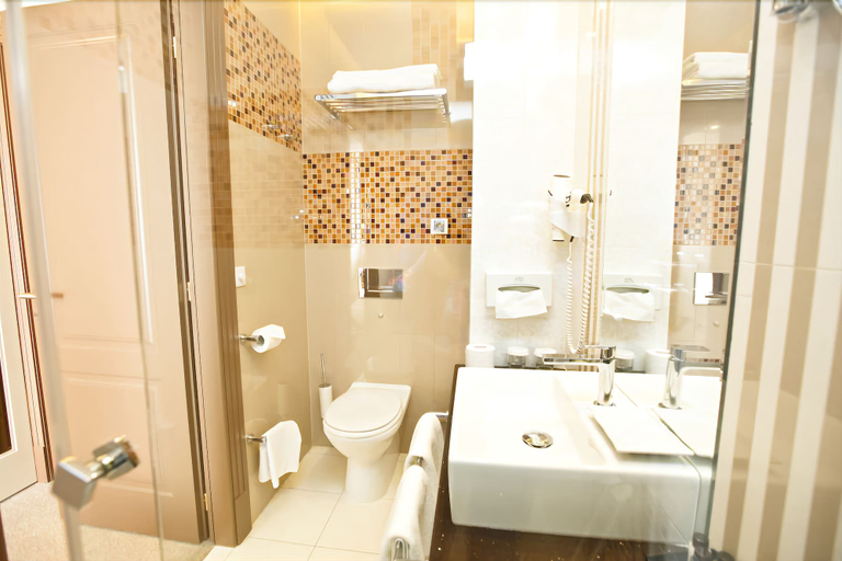 Bathroom 5, Best Western Plus Spasskaya, Tyumenskiy rayon