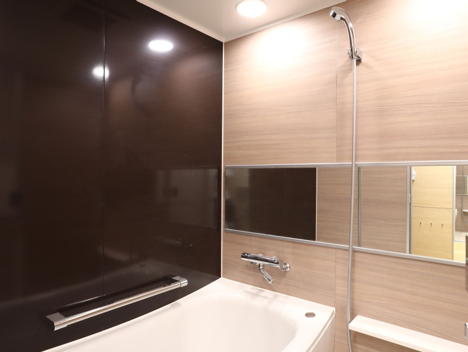 Bathroom 14