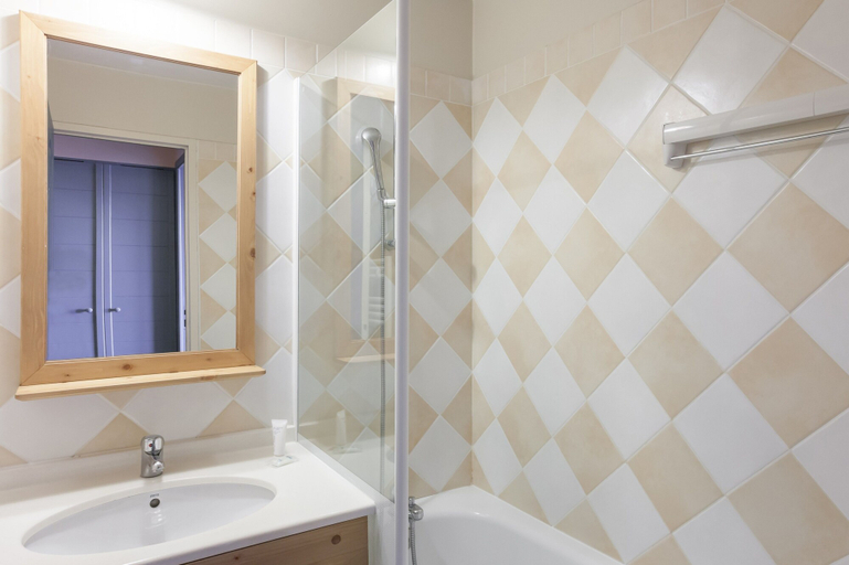 Bathroom 4, Pierre & Vacances Residence La Marelle et le Rami, Savoie