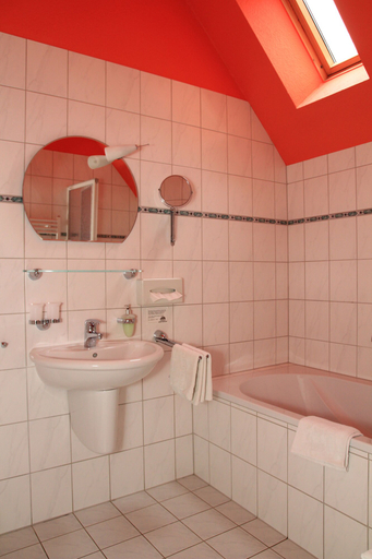 Bathroom 4, Gastehaus Musestieg, Harz
