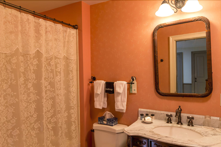 Bathroom 4, Hancock Inn, Hillsborough
