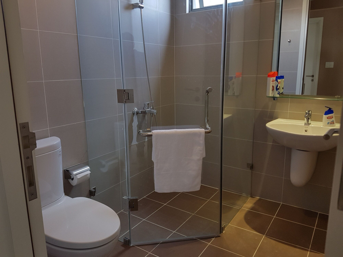Bathroom 5, Cyber Masteri Thao Dien Apartment, District 2