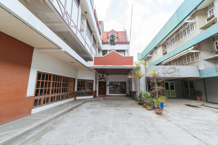 Exterior & Views 2, RedDoorz @ The Manor Davao, Davao City