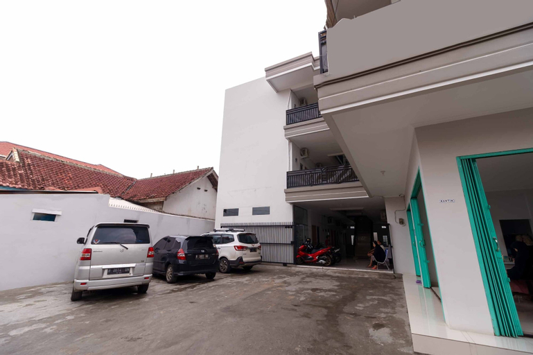 RedDoorz syariah near Stasiun LRT Bumi Sriwijaya, Palembang