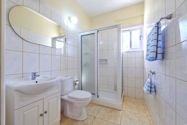 Bathroom 4, Hadjios Valley, Larnaca