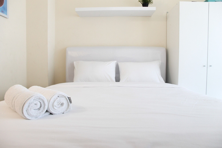 Chic and Cozy Studio at Tifolia Apartment By Travelio, East Jakarta