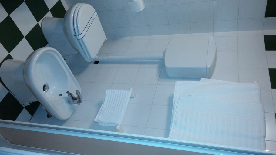 Bathroom 4, Hotel Le Colombelle, Padua