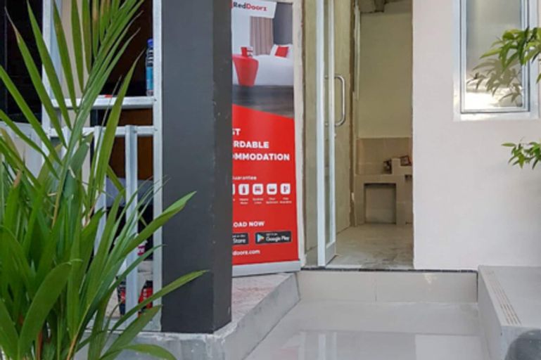 RedDoorz near RSUD Kota Luwuk, Banggai