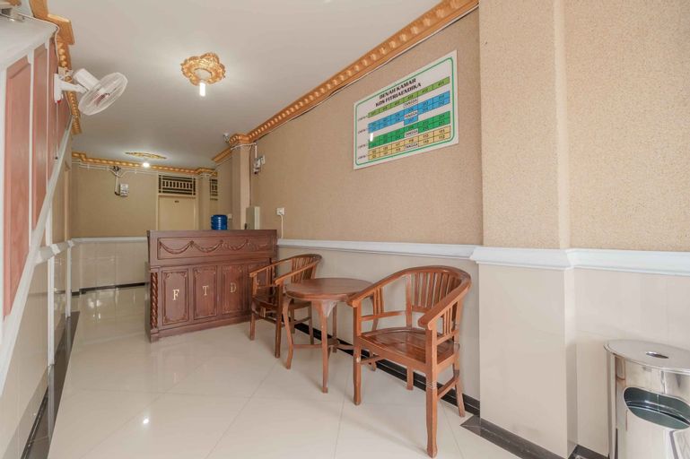 RedDoorz Plus Syariah near RSUP Dr. M. Djamil Padang, Padang