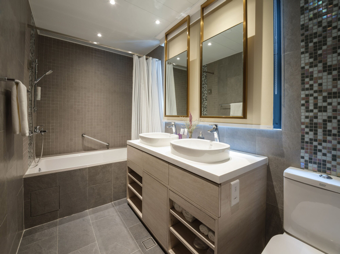 Bathroom 21