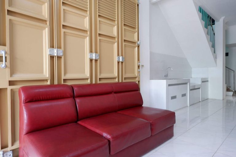 RedDoorz Hostel near Kota Lama Semarang, Semarang