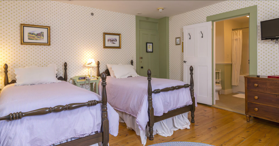 Bedroom 3, Hancock Inn, Hillsborough