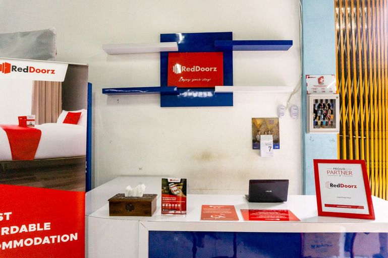 RedDoorz near Benteng Van Den Bosch, Ngawi