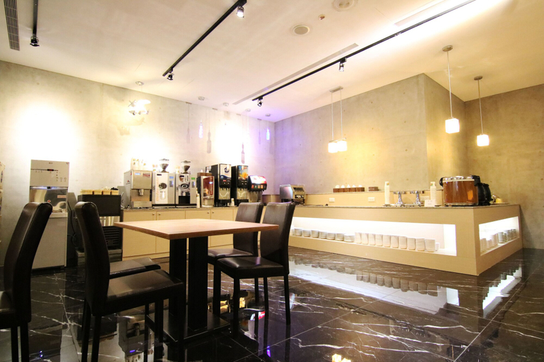 Food & Drinks 5, Moshamanla Hotel – Main Station, Taipei City