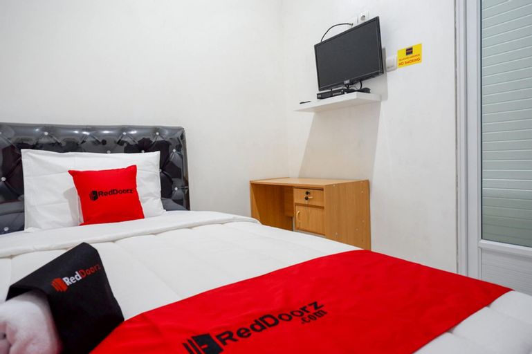 RedDoorz Hostel near Kota Lama Semarang, Semarang
