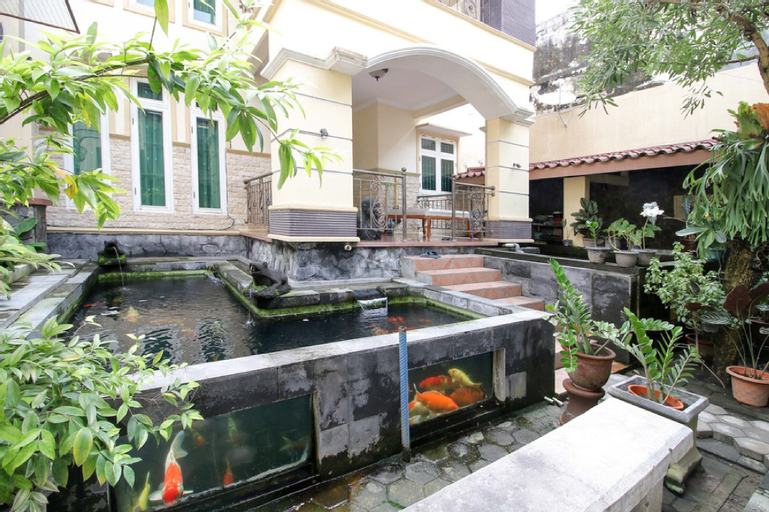RedDoorz Plus near STIE YKPN, Yogyakarta