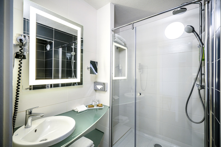 Bathroom 4