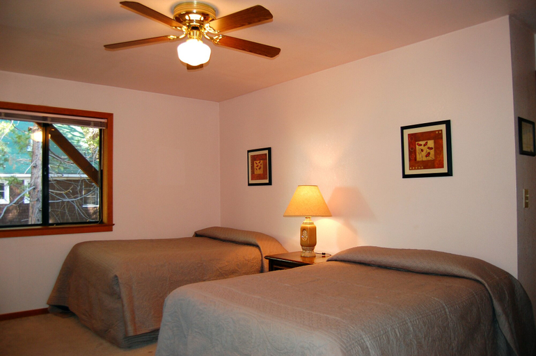 Bedroom 3, Edmond's Place, Mariposa