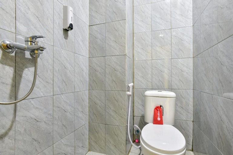 RedDoorz Plus near Tebet Barat 3, South Jakarta