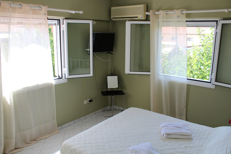 Bedroom 2, Alekos Beach Houses-Marina, Ionian Islands