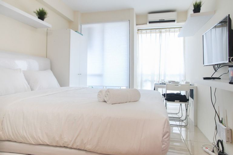 Chic and Cozy Studio at Tifolia Apartment By Travelio, East Jakarta
