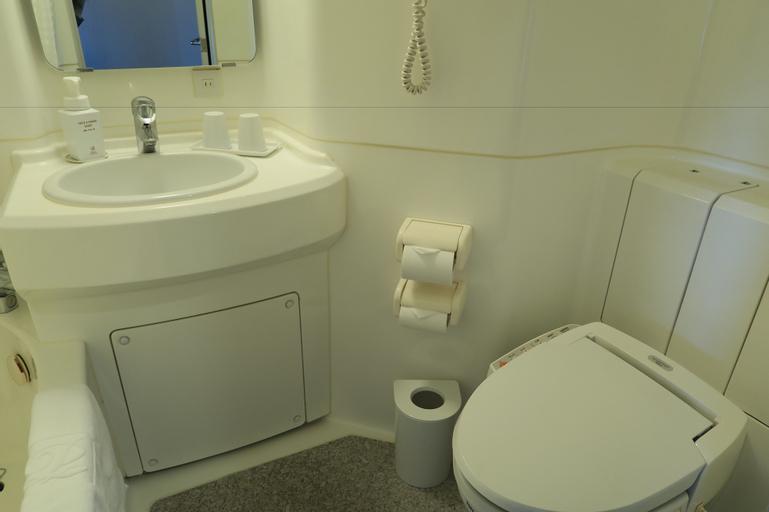 Bathroom 13