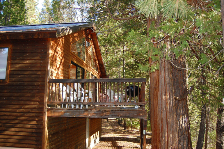 Exterior & Views 2, Edmond's Place, Mariposa