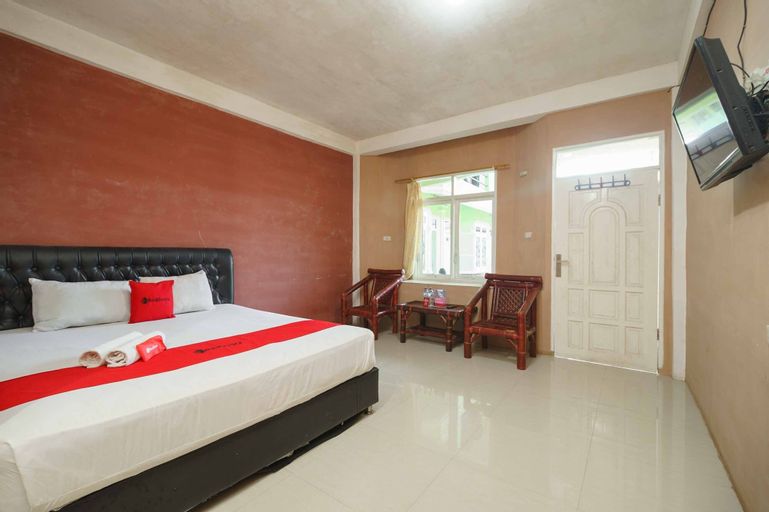 RedDoorz Syariah Hotel Enasti Berastagi, Karo