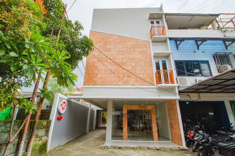 De 80's Pondok Labu, South Jakarta