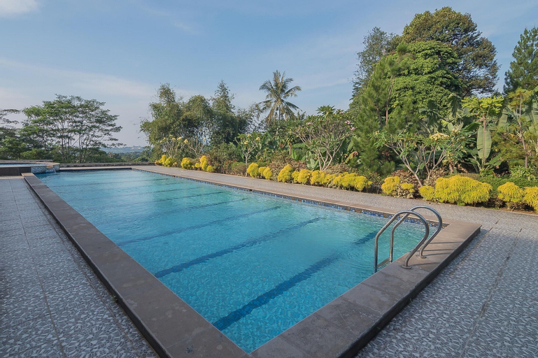 RedDoorz Premium @ Fafa Hills Resort Puncak, Bogor