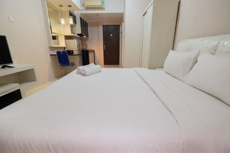 Minimalist Studio Room at Sunter Park View Apartment By Travelio, North Jakarta