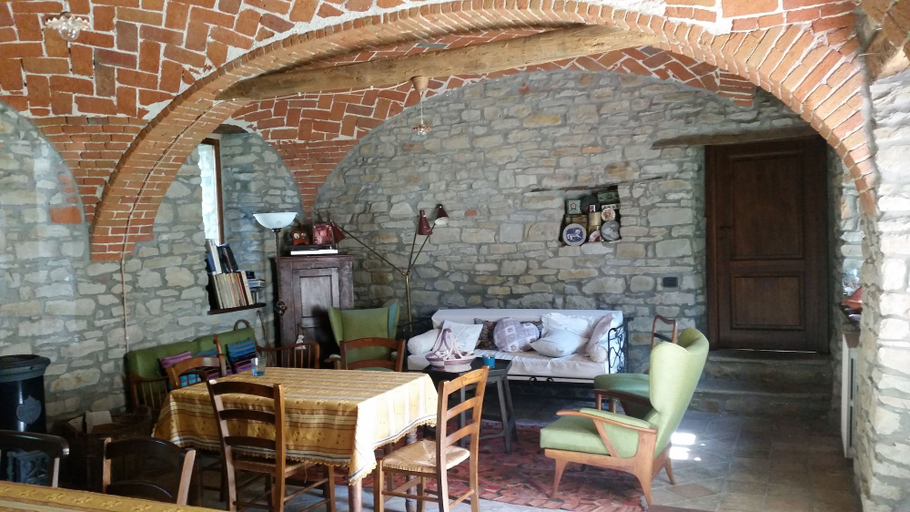 Public Area 2, La Luna Buona, Asti