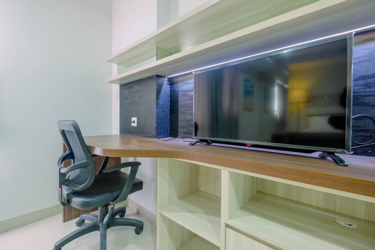 Trendy and Spacious Studio Azalea Suites Apartment By Travelio, Cikarang