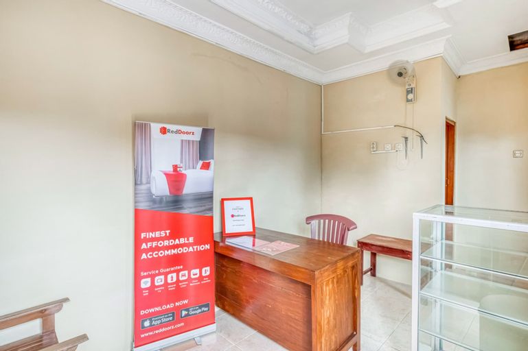 RedDoorz near Wisata Pantai Parangtritis, Bantul