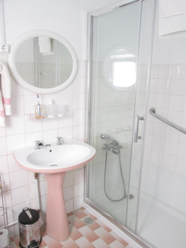 house with 2 bedrooms in sintra, with wonderful city view, enclosed garden an..., Sintra