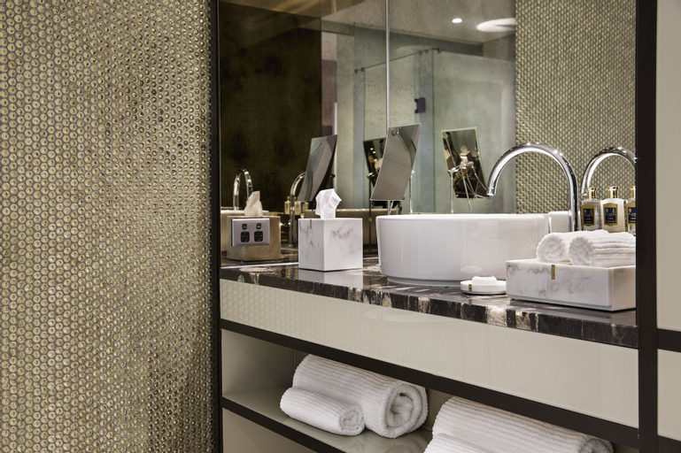 Bathroom 12