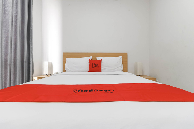RedDoorz Plus @ Kelapa Dua Kebon Jeruk, West Jakarta