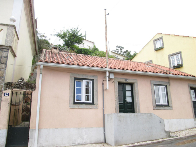 house with 2 bedrooms in sintra, with wonderful city view, enclosed garden an..., Sintra