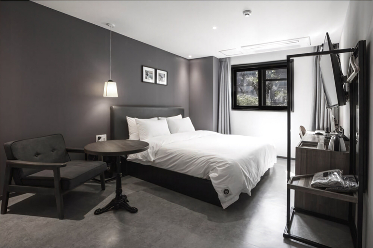 Bedroom 3, Pohang Daejam No. 25, Pohang