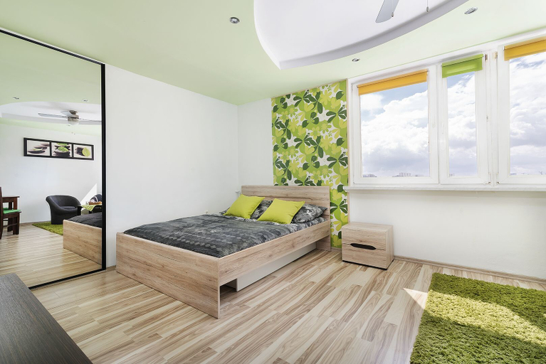 Others 5, Apartment Plocka 4, Warsaw