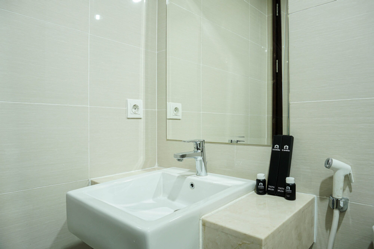 City View 1BR at Puri Mansion Apartment By Travelio, West Jakarta