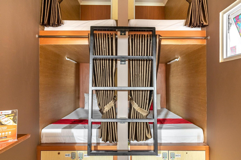 RedDoorz Hostel near LTC Glodok, Jakarta Barat
