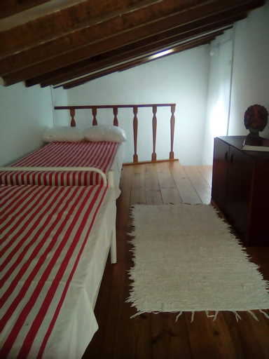 house with 2 bedrooms in sintra, with wonderful city view, enclosed garden an..., Sintra